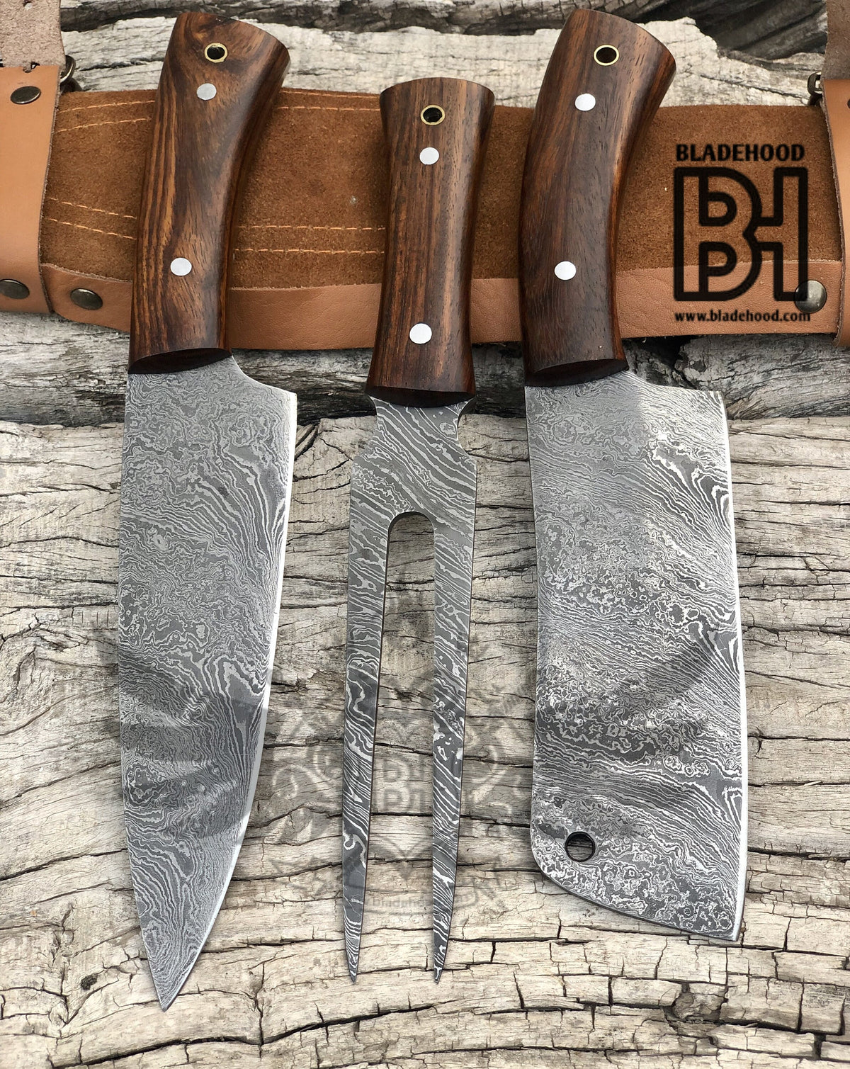 Handmade Damascus Steel Chef Knife Set: Rosewood Handle, Leather Bag