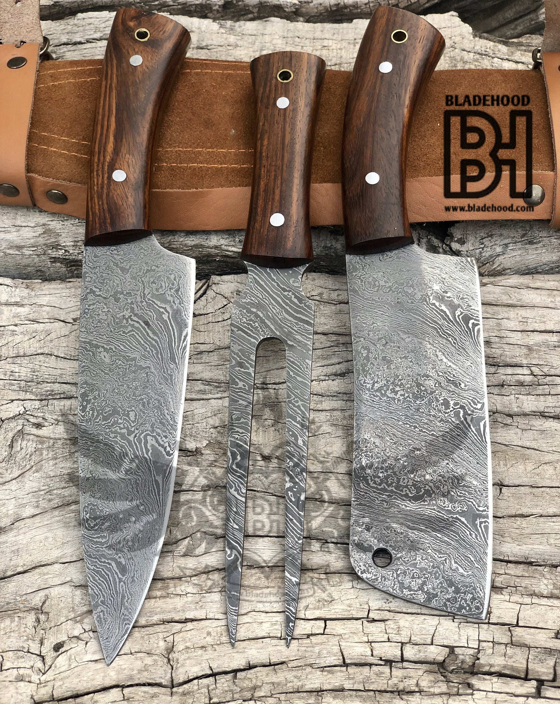 Handmade Damascus Steel Chef Knife Set: Rosewood Handle, Leather Bag