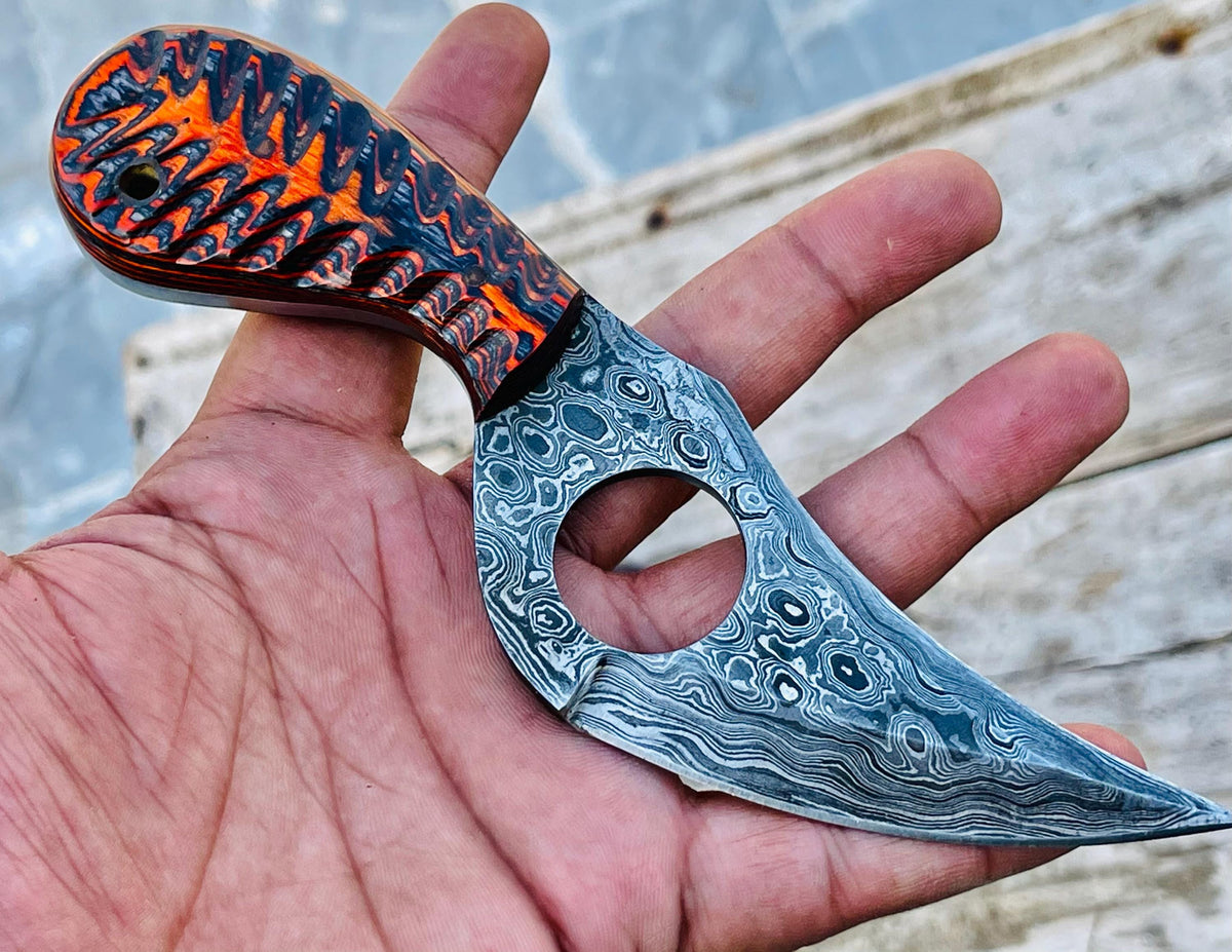 Handmade Damascus Steel Hunting Knife: Forged Camping Skinning Knife