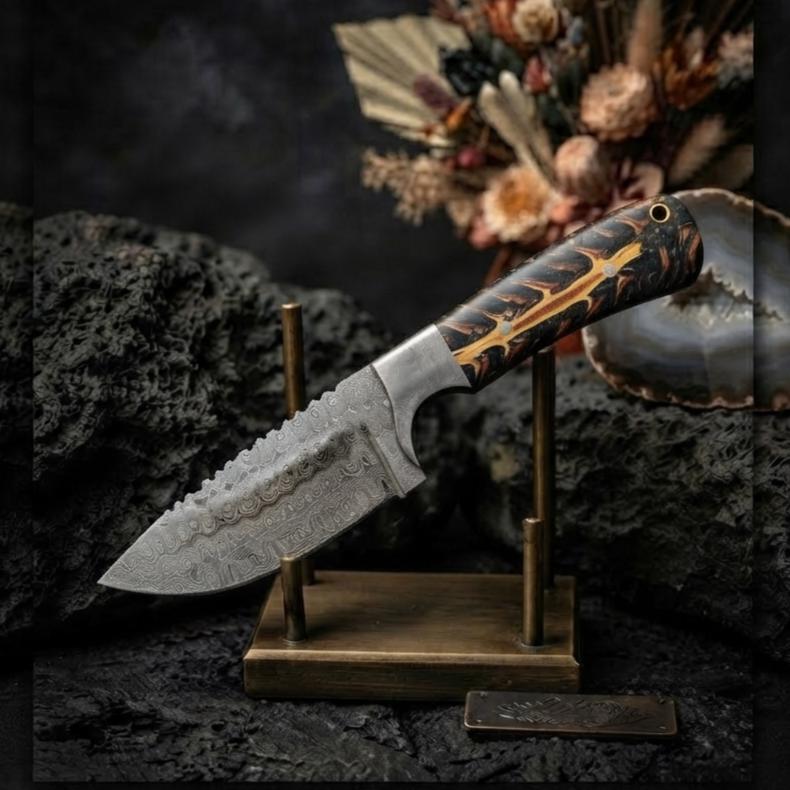 Damascus Steel Tracker Knife – Patterned Wood Handle, Leather Sheath, Outdoor Tool